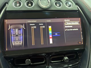 Aston Martin DBX 2021