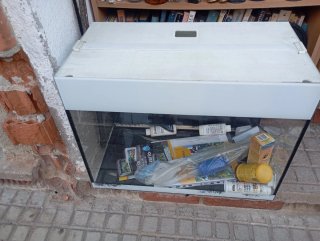 Pecera de cristal y plástico