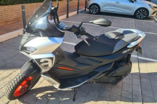 Aprilia SR200 con extras