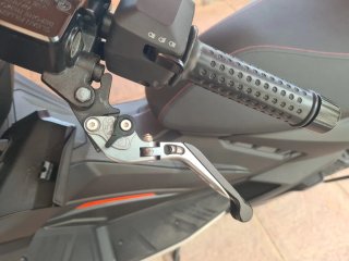Aprilia SR200 con extras