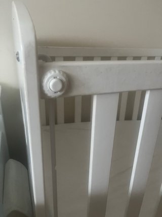 Cuna de bebé con colchón incluido