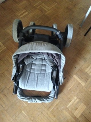 Carro de bebé Joie gris