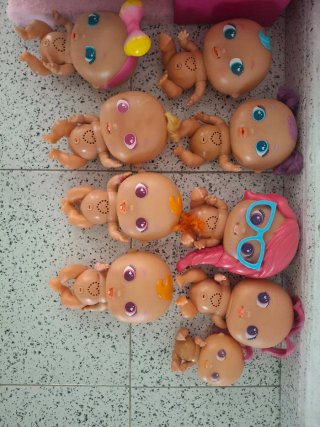 Lote de 8 muñecas Bellies