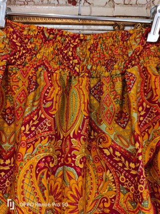 Pantalón tipo pareo cómodo talla S/M , más bien M