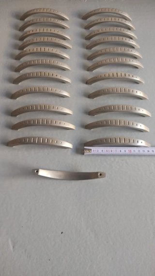 Manetas de armario plateadas