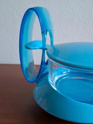 Formaggera bicolore con coperchio