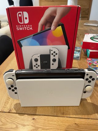 Pack Nintendo Switch OLED Blanca + Juegos