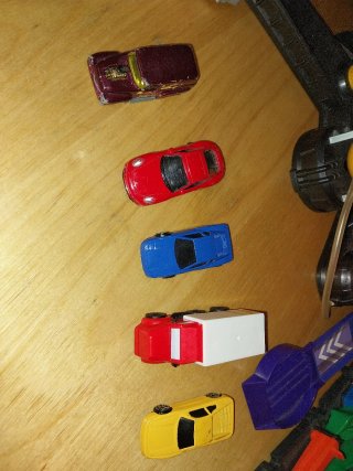 Hot Wheels Calavera Coches y Otra de Regalo