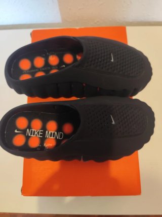 Zuecos Nike Negro y Naranja