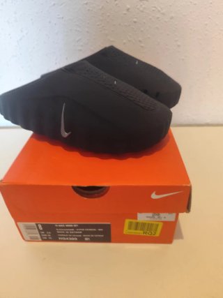 Zuecos Nike Negro y Naranja