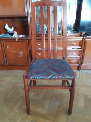 Mesa de comedor y 4 sillas madera