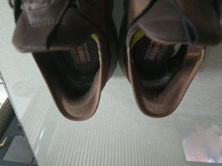 Skechers Slip-ins Marrones tienen 9 meses.  Impeca