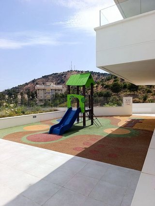 Piso en alquiler en El Mayorazgo - El Limonar en Málaga