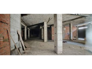 Local comercial en venta en Eixample Sud – Migdia en Girona