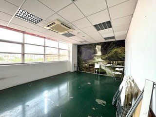 Local comercial en alquiler en Simancas en Madrid
