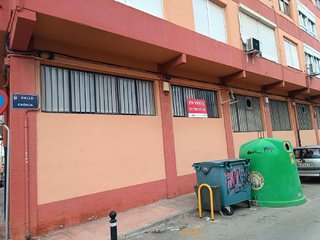 Local comercial en venta en Las Cruces en Villena