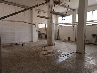 Local comercial en venta en Las Cruces en Villena
