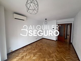 Piso en alquiler en Canillas en Madrid