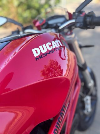 Ducati Monster 696