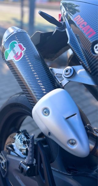 Ducati Monster 696
