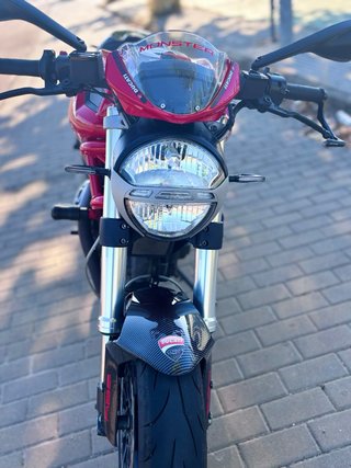Ducati Monster 696
