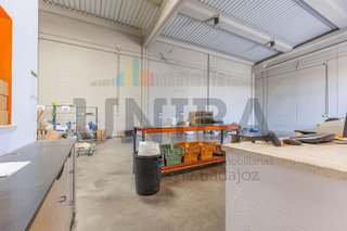 Nave industrial en venta en La Estación en Badajoz