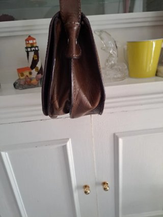 Bolso de piel marrón Zara