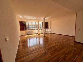 Piso en alquiler en Almagro en Madrid