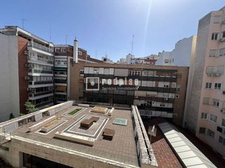 Piso en alquiler en Almagro en Madrid