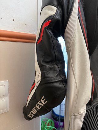 Mono Dainese Assen 2 1PC Talla 50