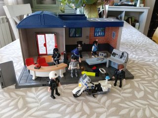 Estación Policía Playmobil  7muñecos