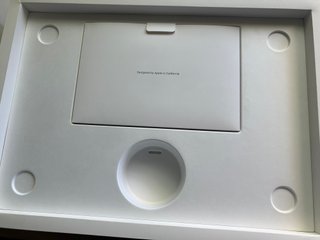 Caja MacBook Pro 14 - Apple