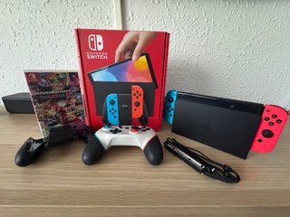 Nintendo Switch OLED + Mario Kart 8 Deluxe + Mando