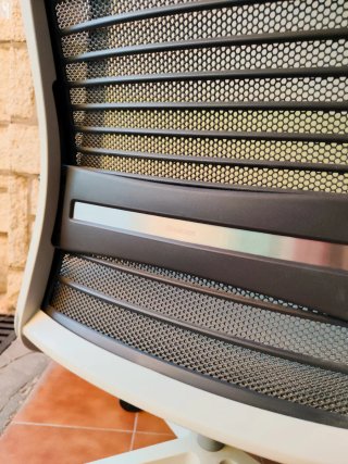 Silla Ergonómica Steelcase Blanca y Gris