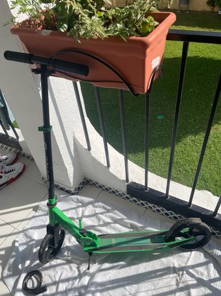 Patinete verde para niños 6-10 años
