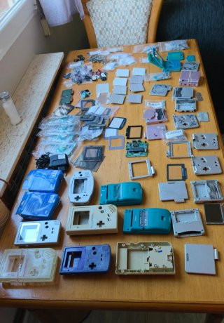 Gran lote repuestos Game Boy, Color, Advance etc..