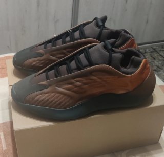YEEZY 700 TALLA 45