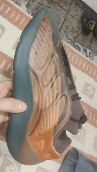 YEEZY 700 TALLA 45