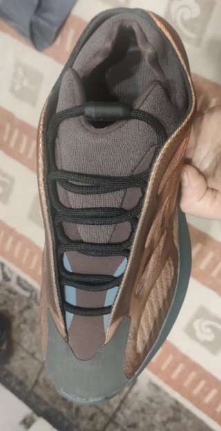 YEEZY 700 TALLA 45