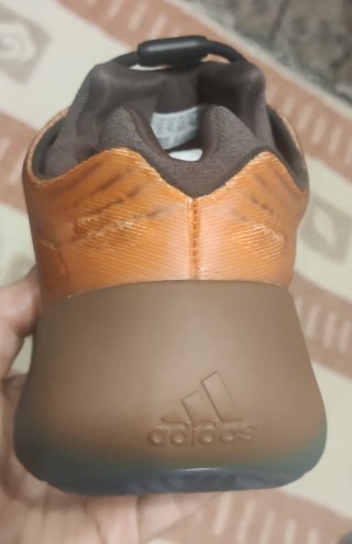 YEEZY 700 TALLA 45