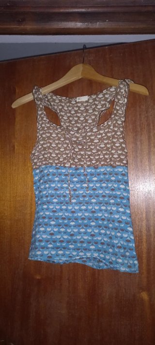 Camiseta sin mangas estampada