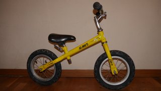 Bicicleta de equilibrio UMIT amarilla