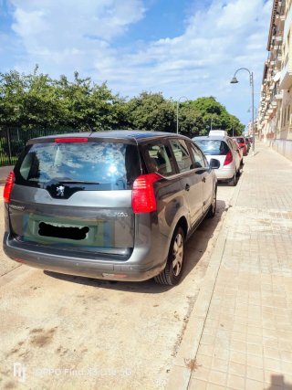 Peugeot 5008 2012