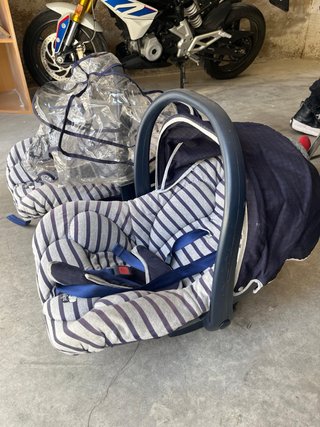 Carrito gemelar con accesorios