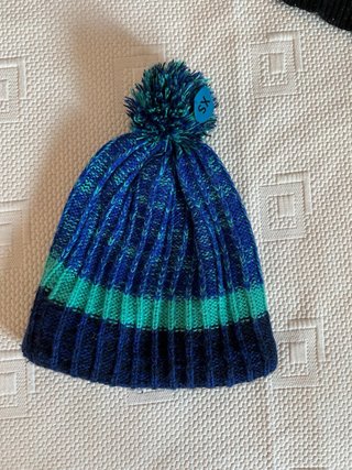 Lote Invierno: 2 Gorros, Guantes de Nieve y Braga