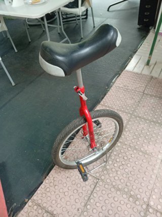 Monociclo Rojo