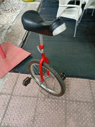 Monociclo Rojo