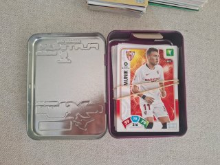 Caja Adrenalyn 2018-19 con 165 cromos