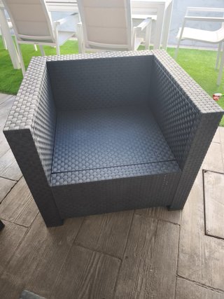Conjunto Muebles Jardín: Sofá, Sillones y Mesa