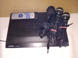 Reproductor Karaoke con 3 Micrófonos